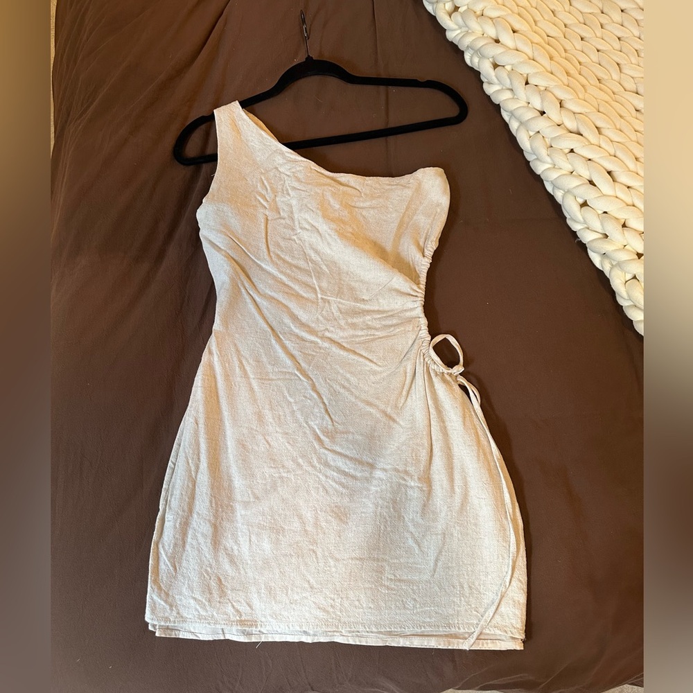 One Shoulder Beige Linen Dress with Open Side - Picture 4 of 4